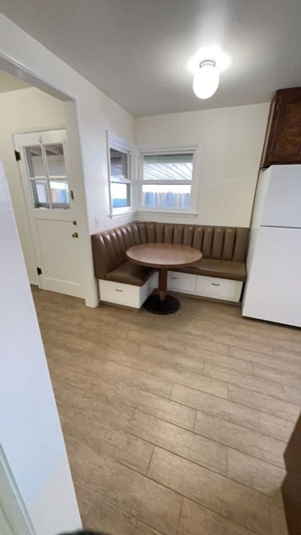 Photo - 2BD/1BATH - NORTHWEST GARAGE, LANDSCAPED YARD & WASHER/DRYER HOOKUP