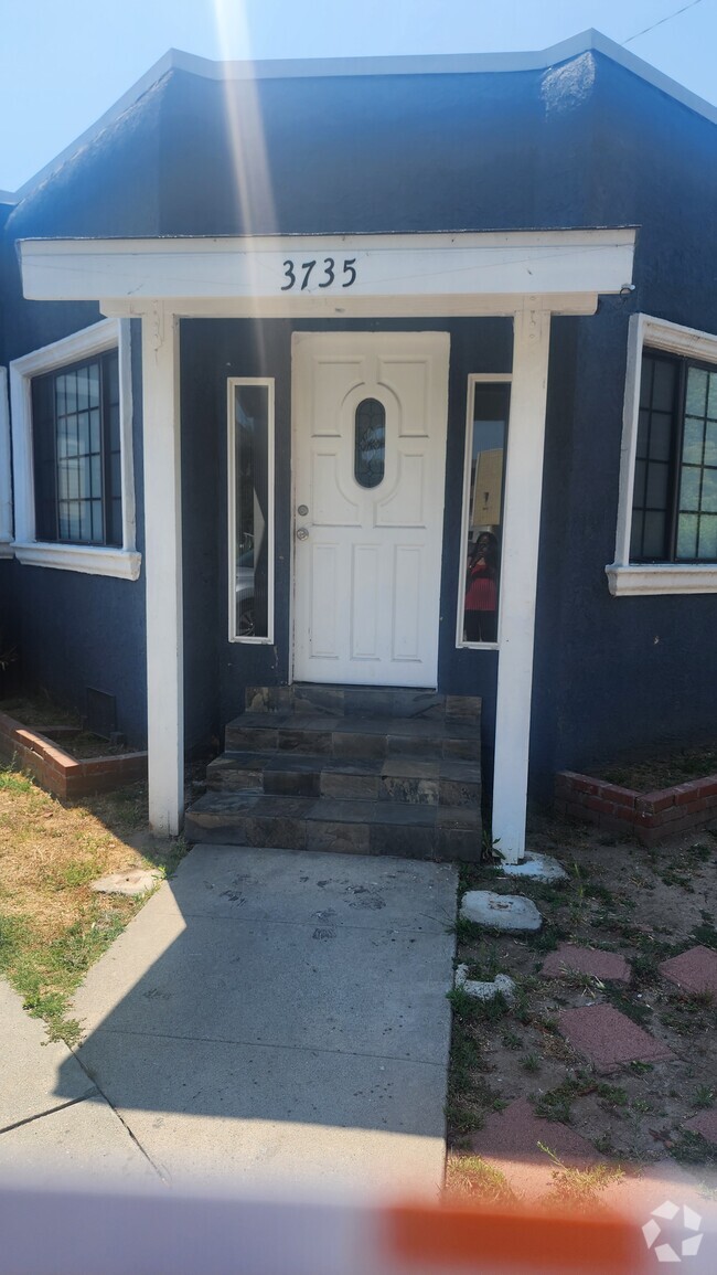 Building Photo - 3735 Veteran Ave Unit Front Rental