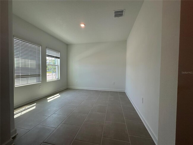 Photo - 3052 Park Vale Rd