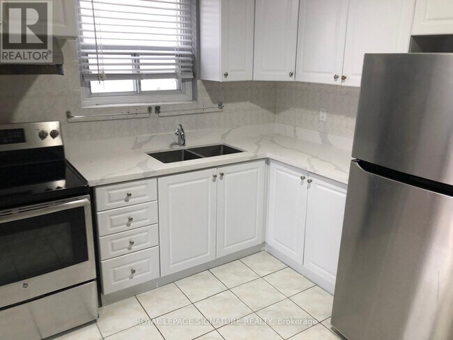 Photo - 608 Gerrard St E