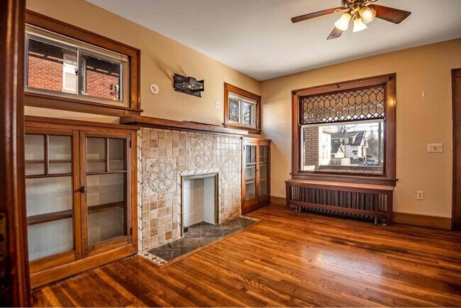 Photo - 98 Woodrow Ct