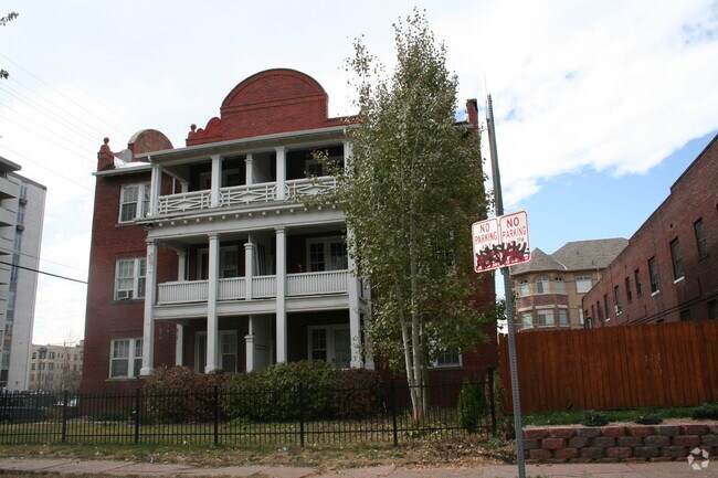 Photo - Roanoke Apartments