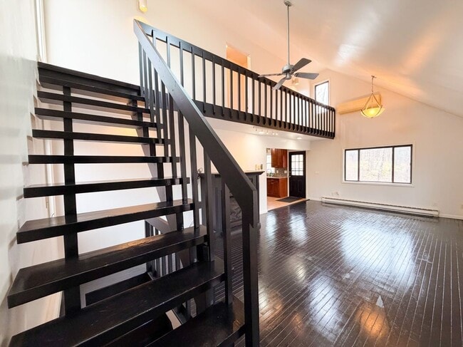 Photo - 811 Hickory Ct