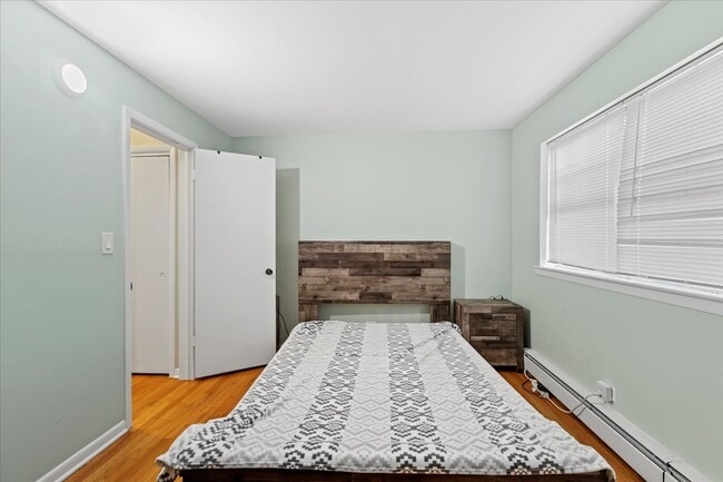 Photo - 1725 Howard Ave