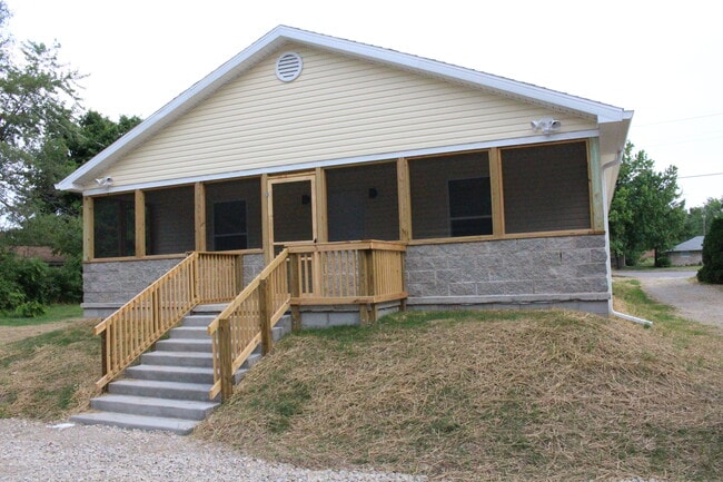Photo - 1312 W Bethel Ave