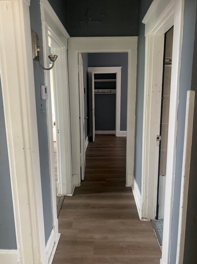 Hallway First Level - 139 Woolper Ave Apartments