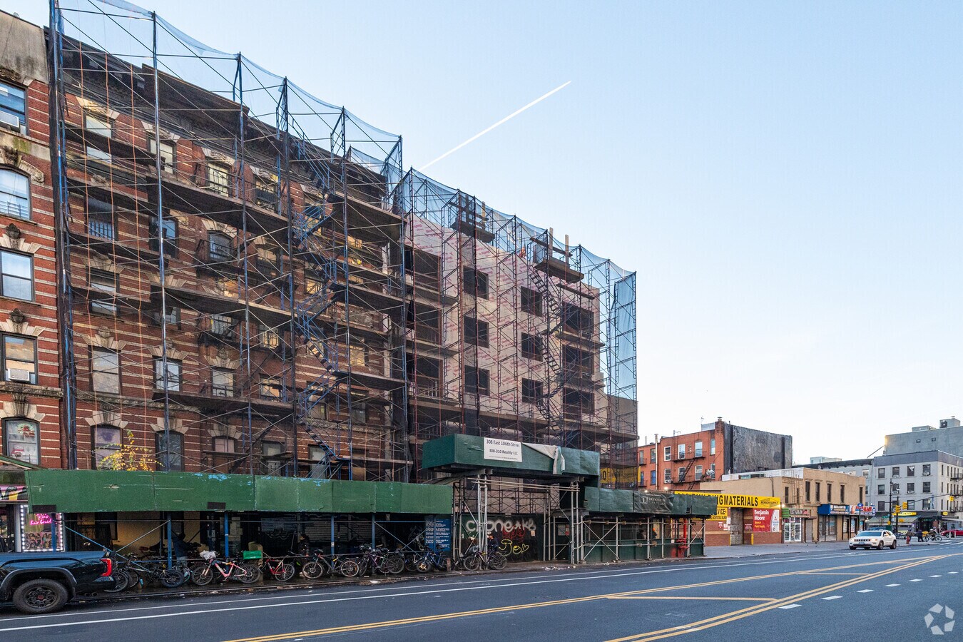 Building Photo - 308 E 106th St