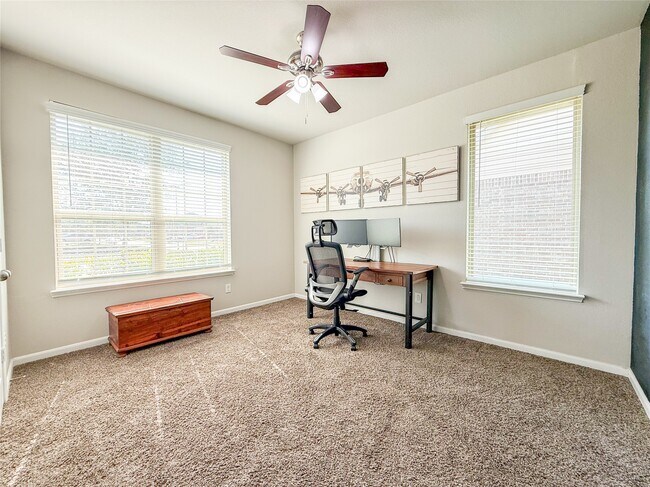 Photo - 2513 Kaman Ln