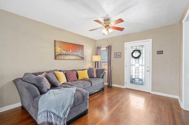 Photo - 5712 Avenue D