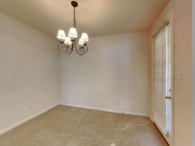 Photo - ENCHANTING 5 BEDROOM IN FRISCO!