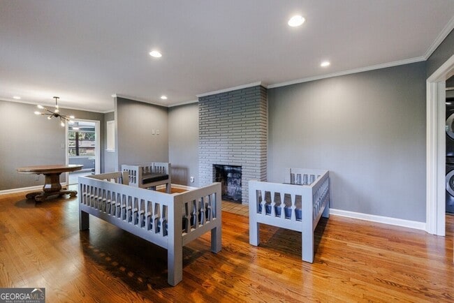 Photo - 776 Windsor Parkway