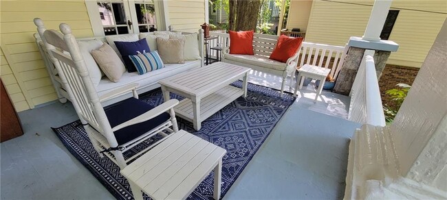 Photo - 743 St Charles Ave NE