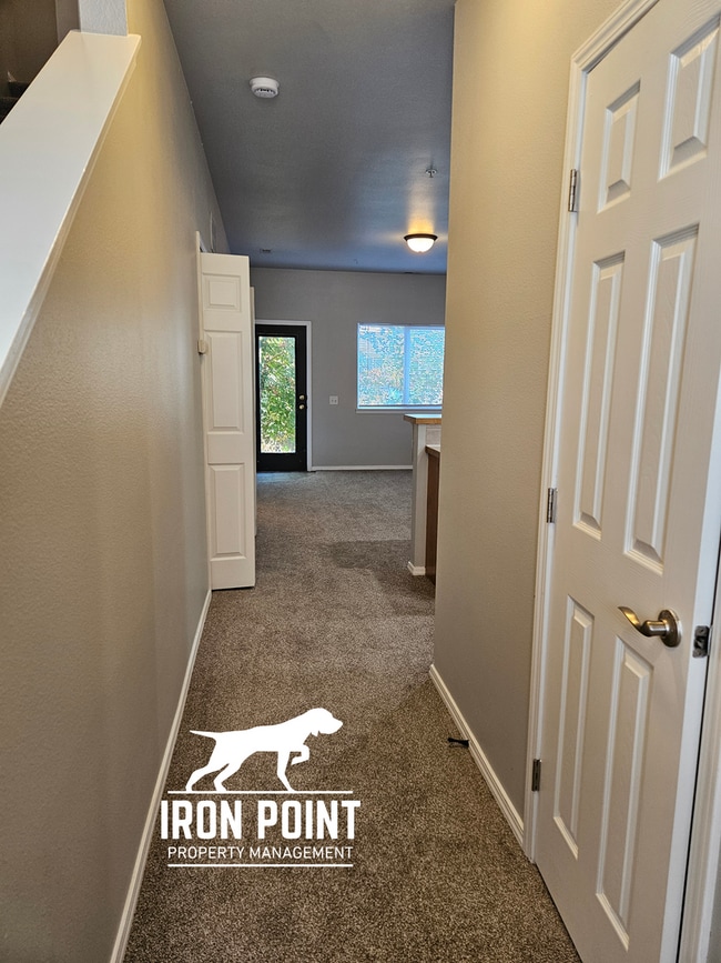 Photo - 2008WHITEOAK Unit #102