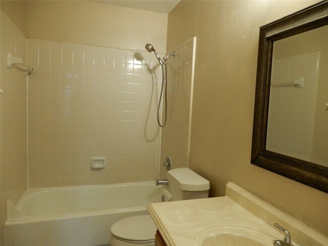 Photo - 9797 Leawood Blvd Unit 902