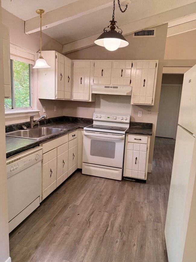 Photo - 905 Forest Dale Ln Unidad B