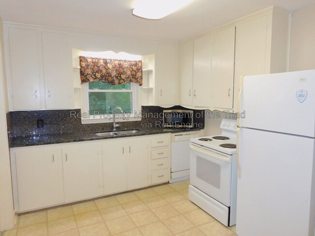 Photo - 715 S Hawthorne Rd