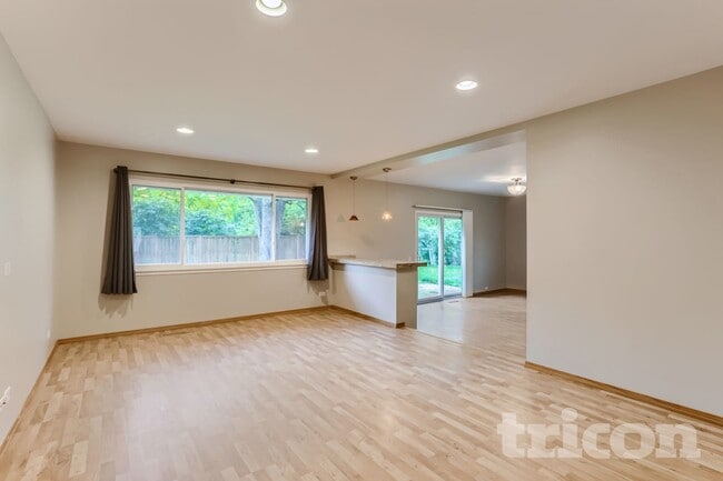 Photo - 3124 63rd St