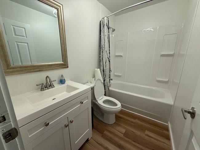 Photo - 231 William St Unit 1