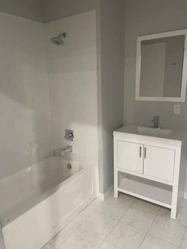 Photo - 449 E 18th St