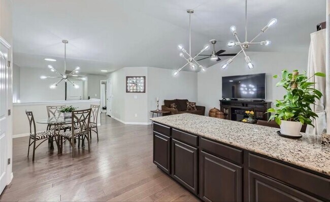 Photo - Beautiful 5 bedroom home!!