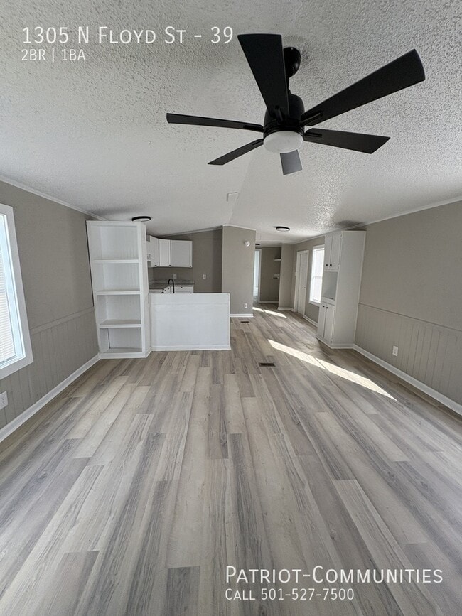Photo - 1305 N Floyd St