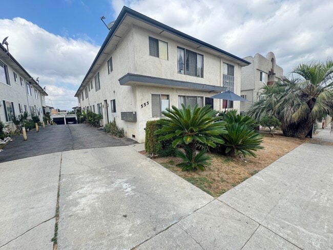 Photo - 555 N Ardmore Ave Unidad 3