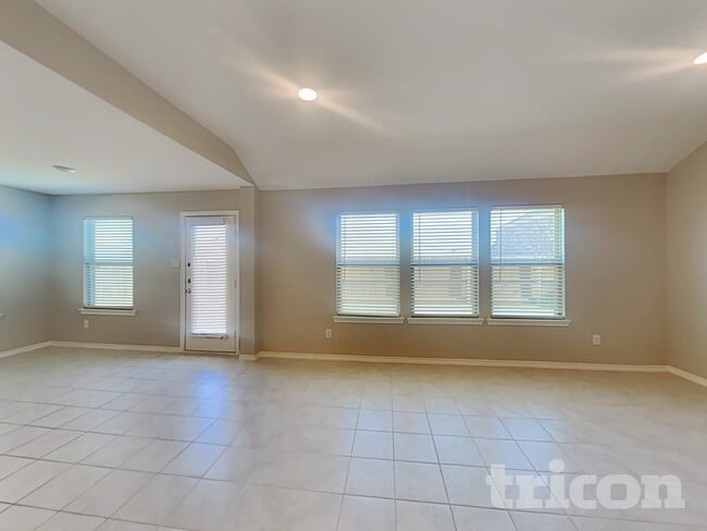 Photo - 1002 Meadow Wood Ln