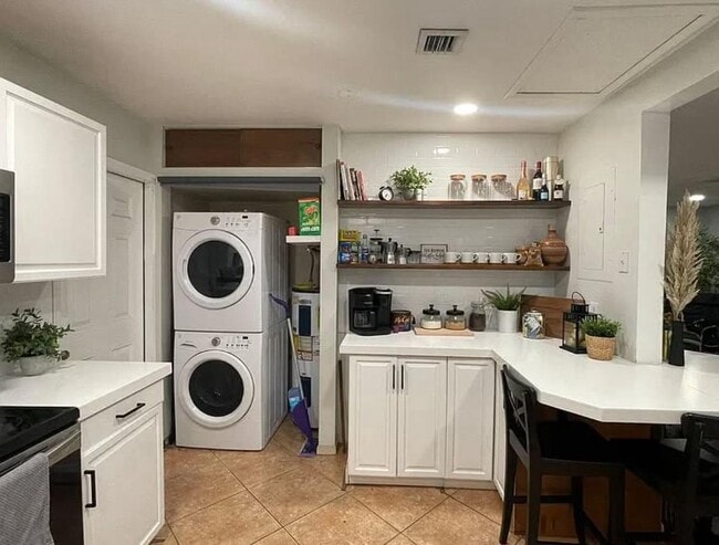 Photo - 6500 SW 4th St