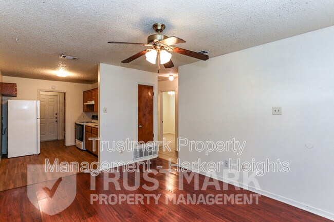 Photo - 220 Gibson St Unit B