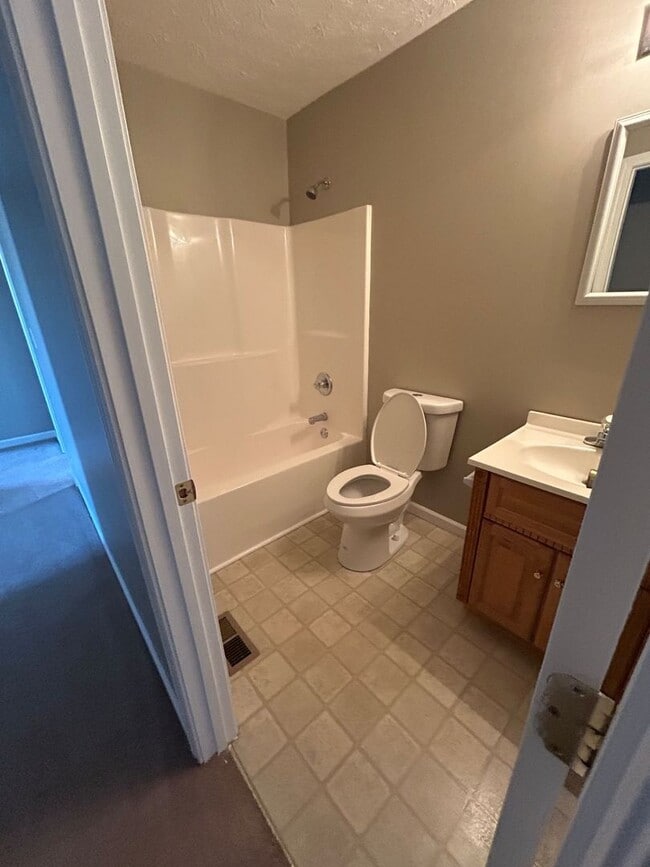 Photo - Available 10/01/2025 3 Bedroom 2 bathroom ...