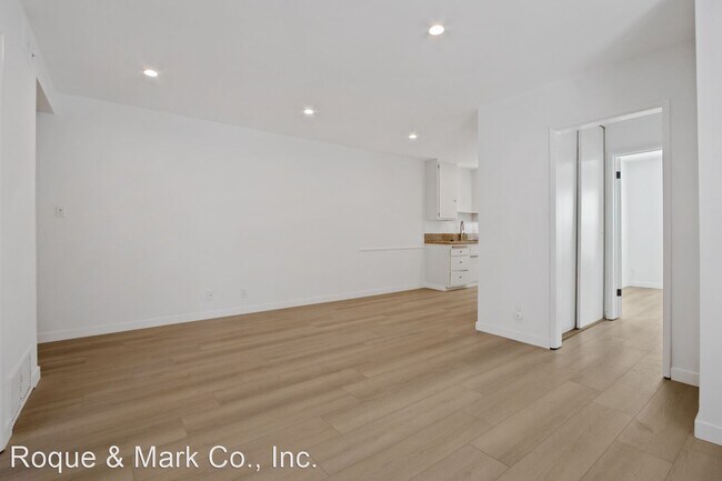 Photo - 2 br, 1 bath Apartment - 300 California Av...
