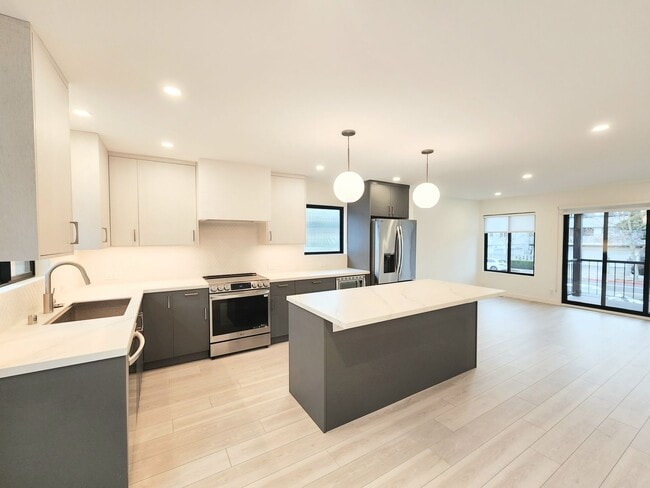 Photo - Meticulously renovated 2 bedroom duplex home in central San Mateo