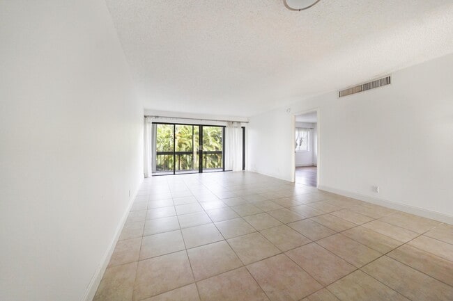 Building Photo - 3050 Presidential Way Unit 205