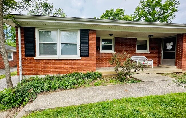 Building Photo - 749 Terrace View Dr