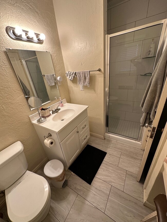 Photo - Frame House Duplex Unidad Upstairs Bedroom 3