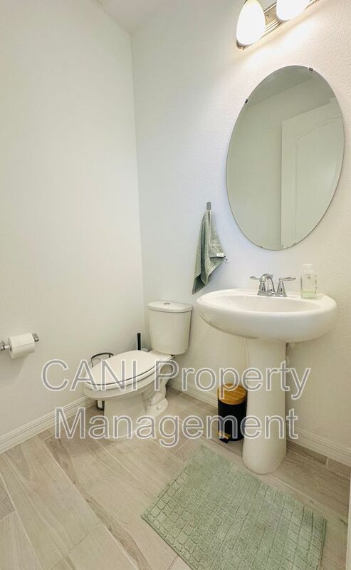 Photo - 745 Benoi Dr