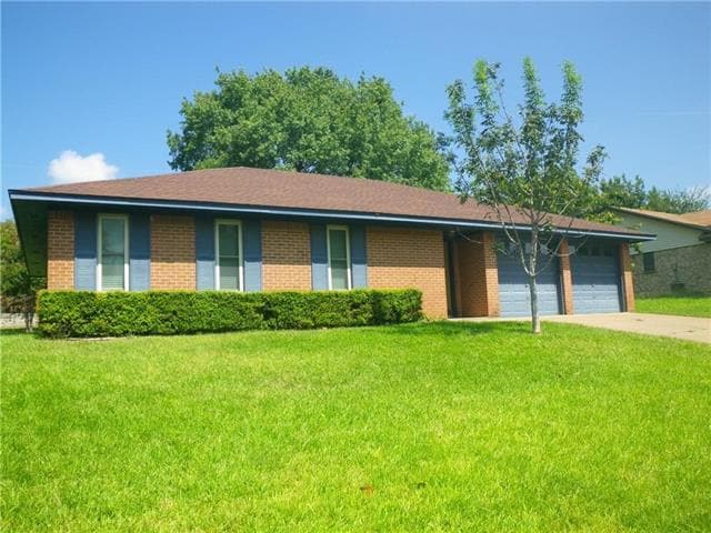 Building Photo - 1216 Julie St