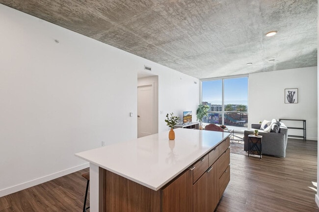 Photo - 222 E Jefferson St Unidad ID1369270P