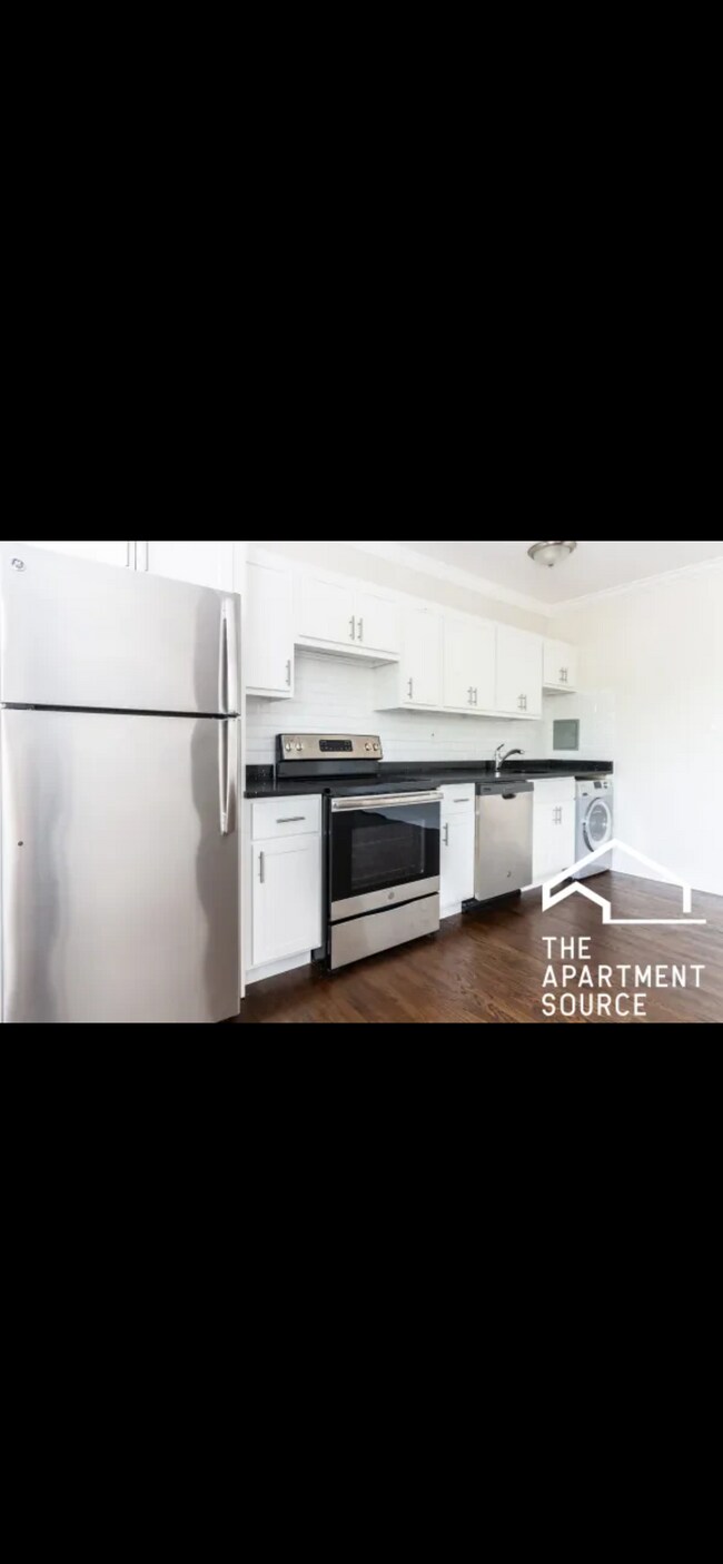 Photo - 3346 N Marshfield Ave Unit 405