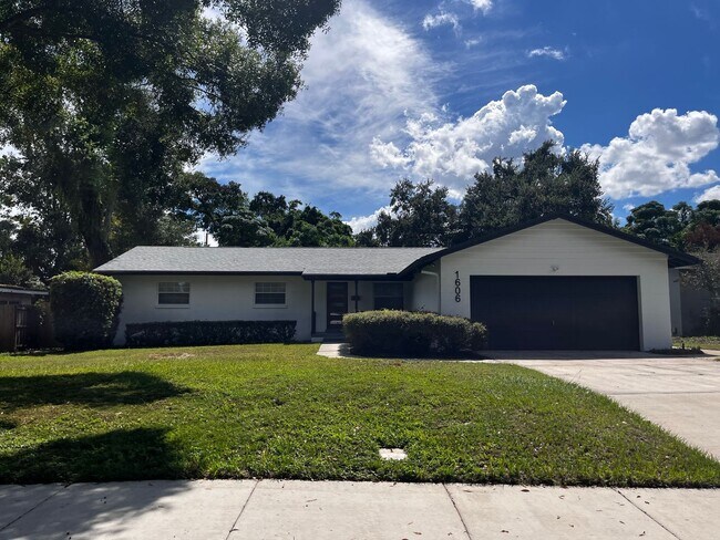 Photo - 1606 Overlake Ave