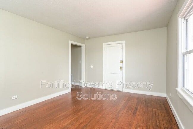 Photo - 201 Church St