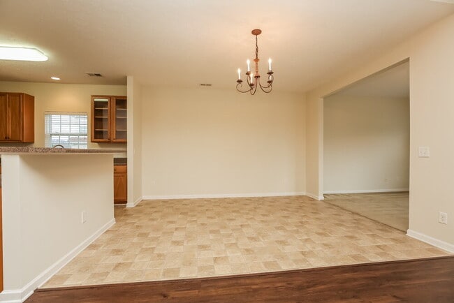 Photo - 130 Megan St