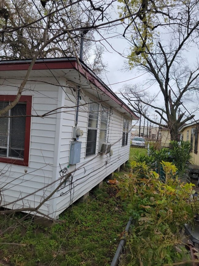 Charming 3 Bedroom Single Family in Houston - Charming 3 Bedroom Single Family in Houston