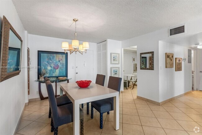 Building Photo - 1913 S Ocean Dr Unit 316 Rental