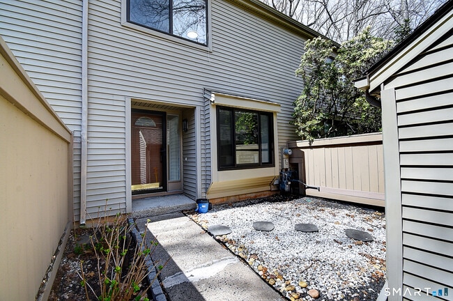 Photo - 32 Farmington Chase Crescent Unit 32