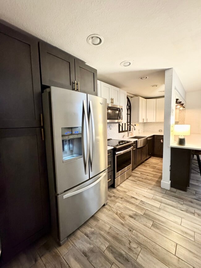 Photo - 1301 S Howard Ave Unit B-19