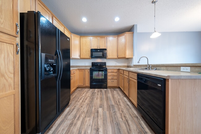 Photo - 11816 Emery Village Dr N