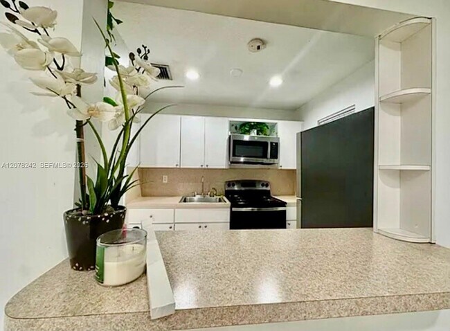 Photo - 201 SW 19th Ave Unit 3