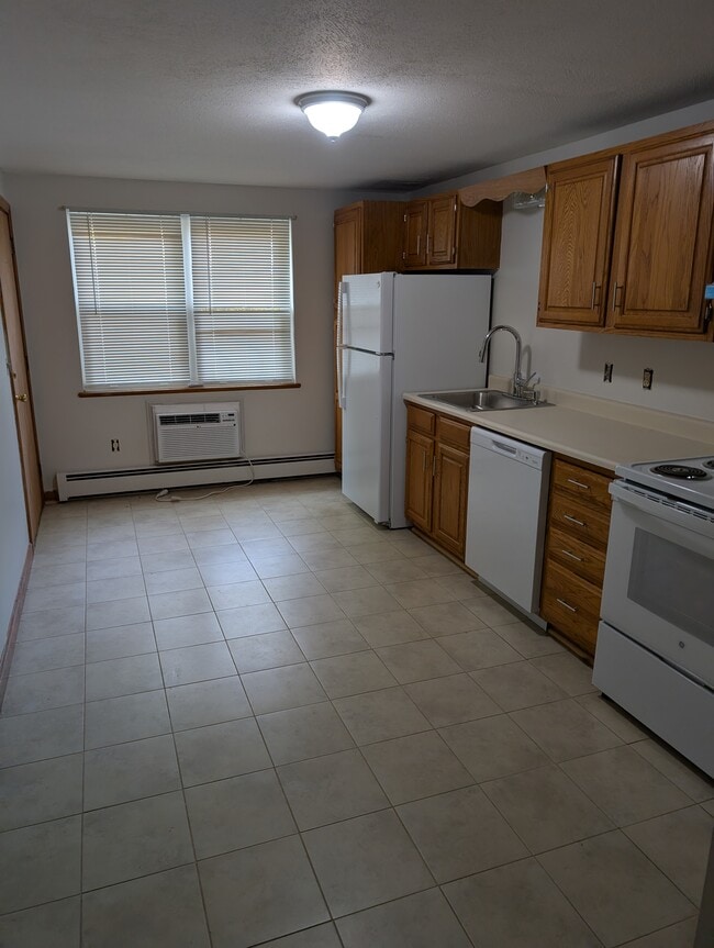 Building Photo - 33 Garden Rd Unit B4