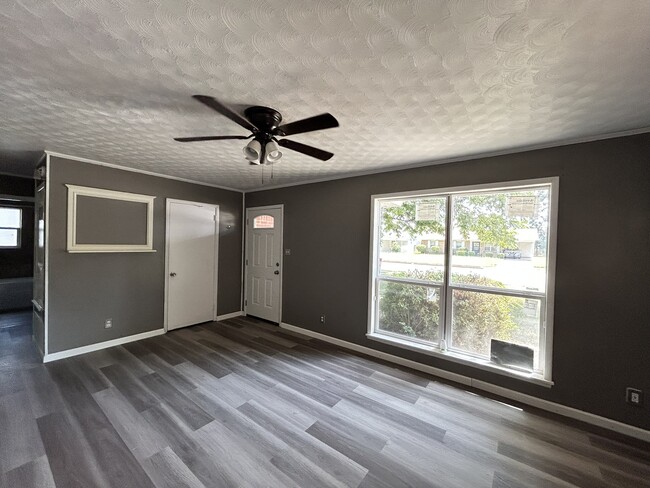 Photo - 2805 Belmoor Ave